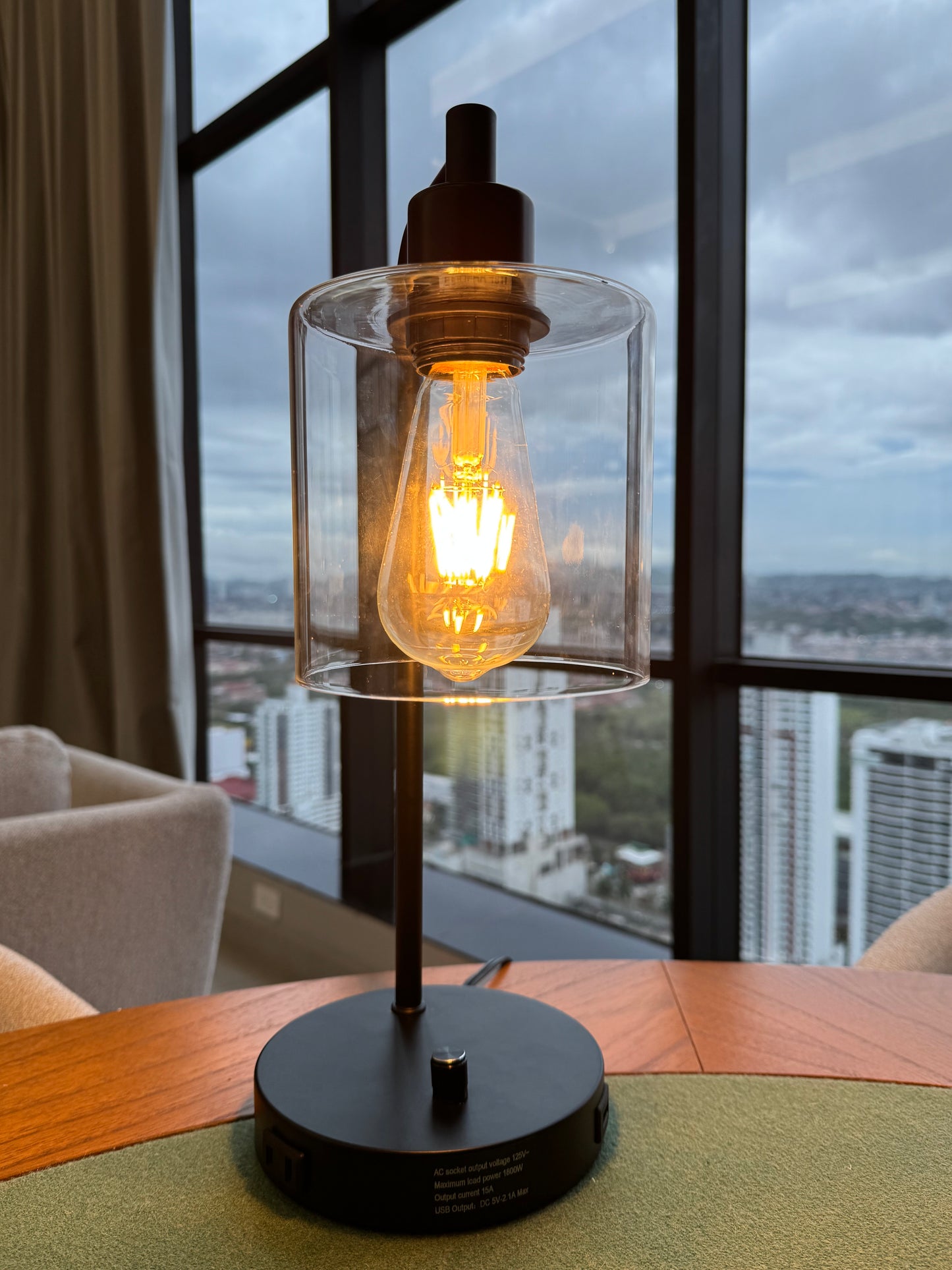 Lámpara LED de Mesa con Luz Cálida Ajustable y Puerto USB Integrado